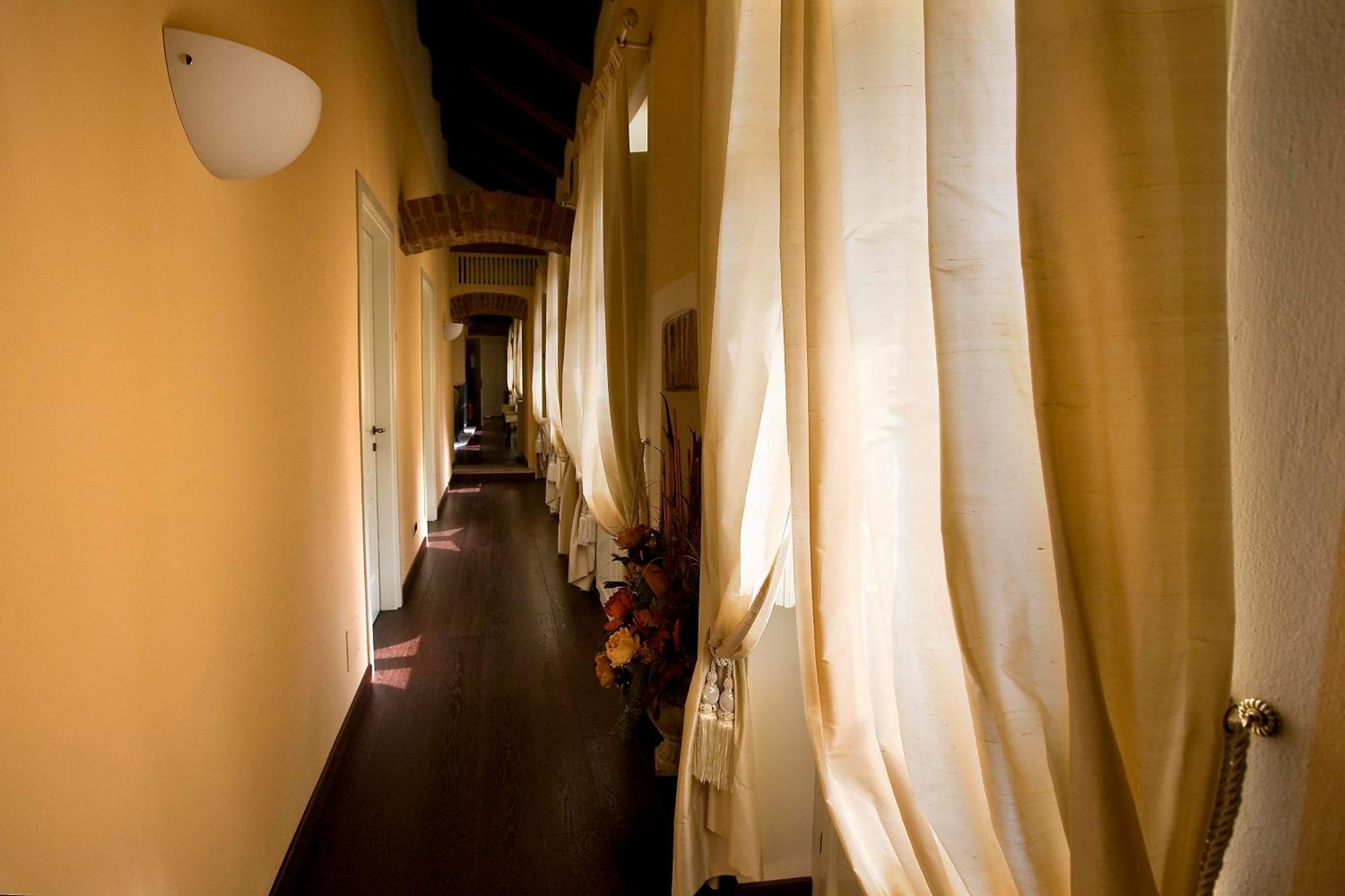 Hotel Cascina Di Corte Венарія-Реале Екстер'єр фото