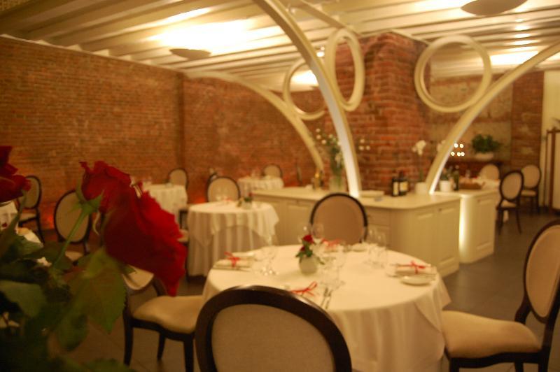 Hotel Cascina Di Corte Венарія-Реале Екстер'єр фото